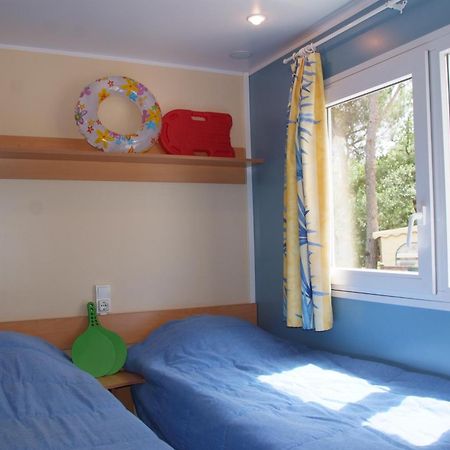Camping Lou Cantaire Hotel Файенс Стая снимка