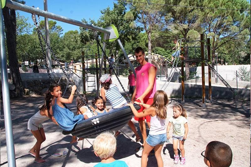 Camping Lou Cantaire Hotel Файенс Екстериор снимка