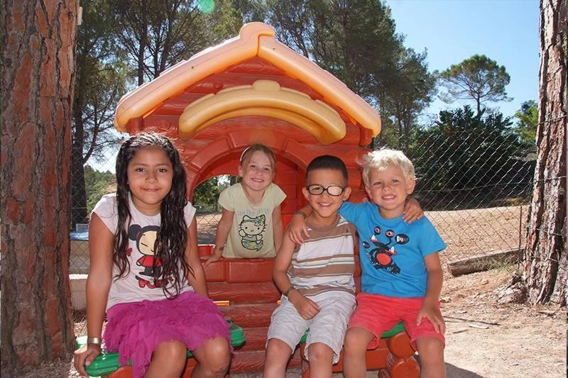 Camping Lou Cantaire Hotel Файенс Екстериор снимка