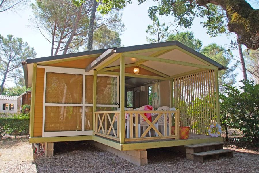 Camping Lou Cantaire Hotel Файенс Екстериор снимка