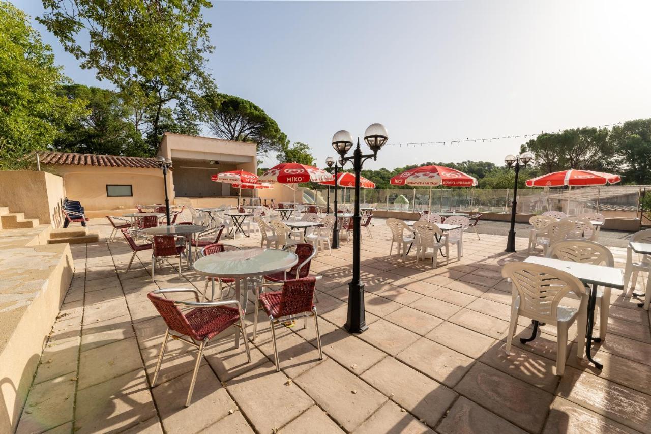 Camping Lou Cantaire Hotel Файенс Екстериор снимка