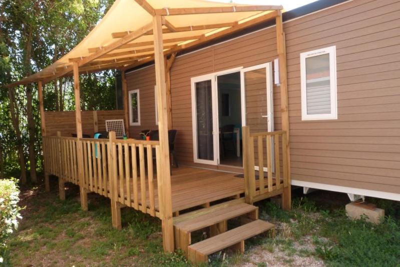 Camping Lou Cantaire Hotel Файенс Екстериор снимка