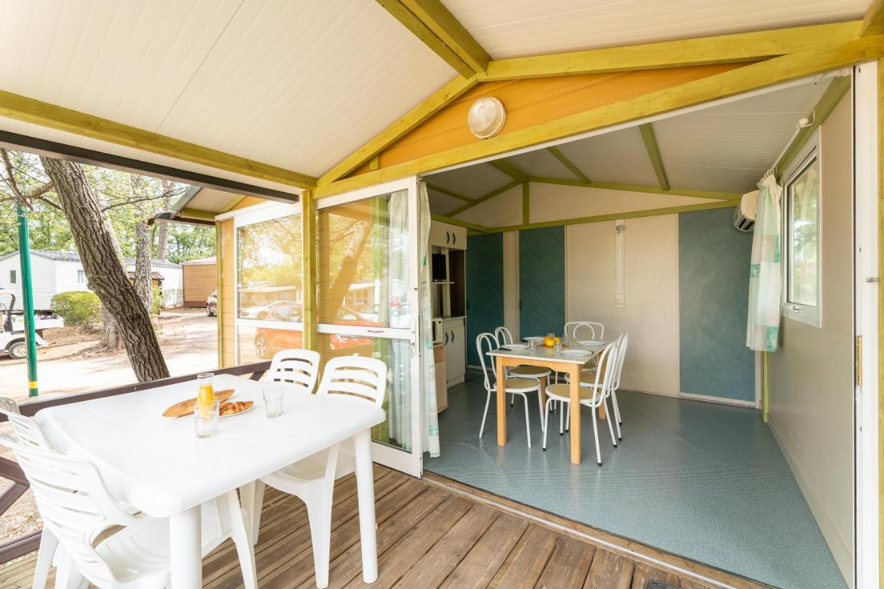 Camping Lou Cantaire Hotel Файенс Екстериор снимка