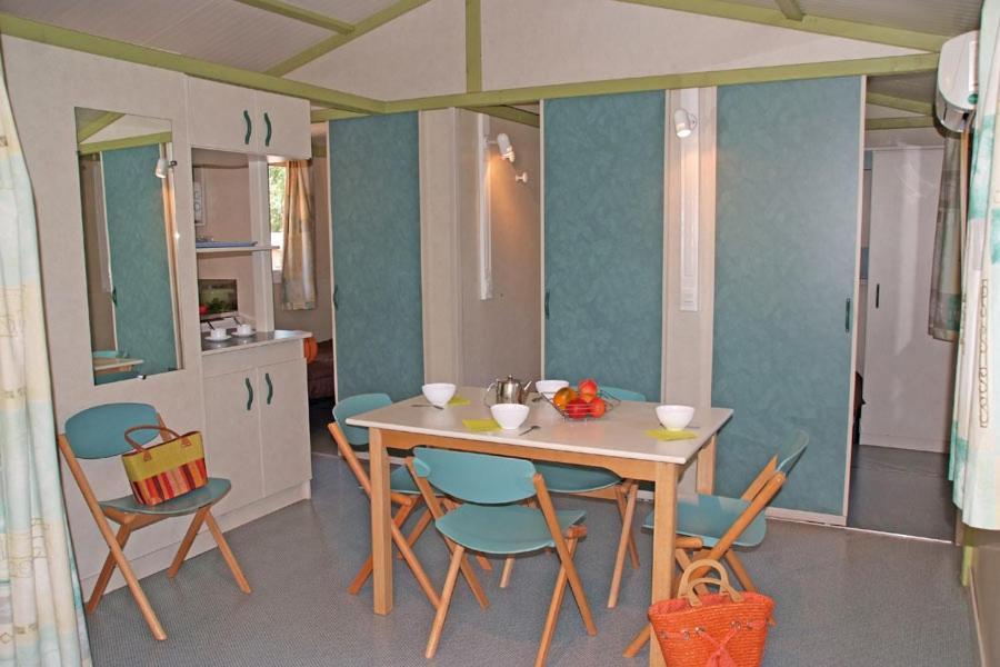 Camping Lou Cantaire Hotel Файенс Екстериор снимка