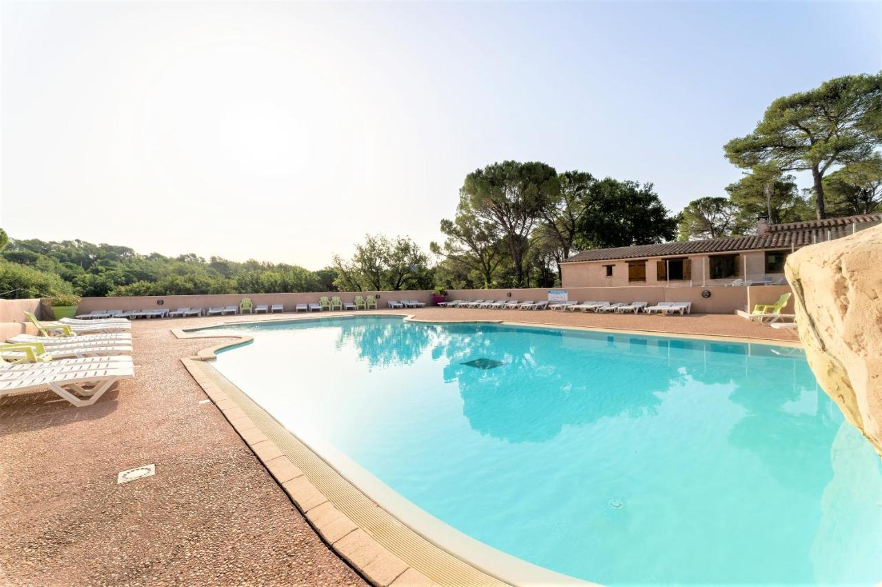 Camping Lou Cantaire Hotel Файенс Екстериор снимка