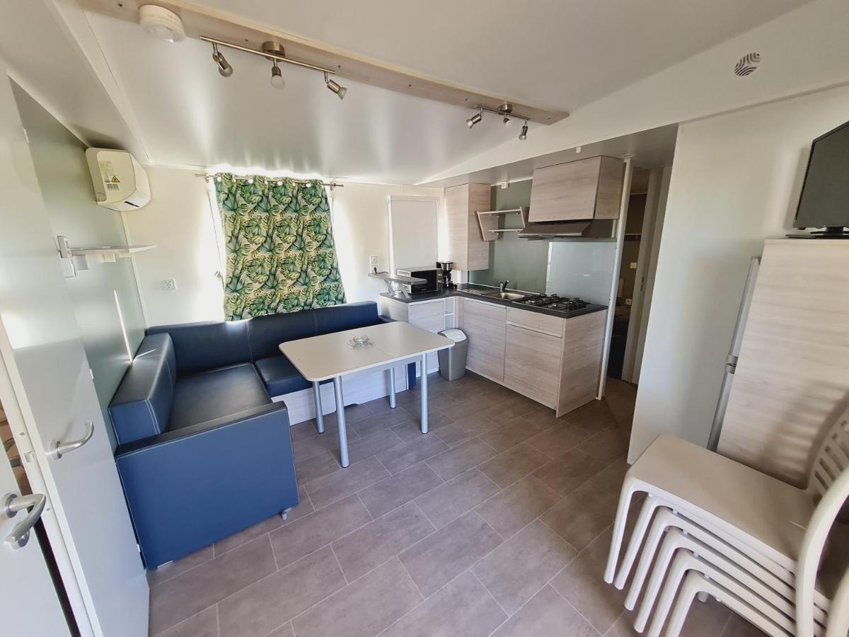 Camping Lou Cantaire Hotel Файенс Екстериор снимка