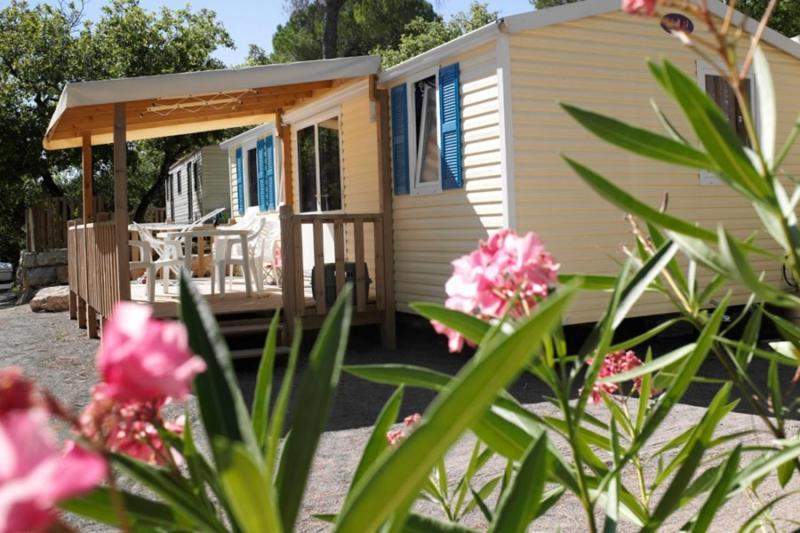 Camping Lou Cantaire Hotel Файенс Екстериор снимка